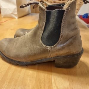 Blundstones heeled Chelsea boots #1673